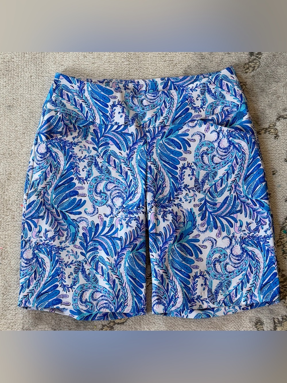 EUC Lilly Pulitzer Luxletic Reid Shorts Sz 4